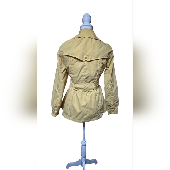 Weather Tamer Yellow Jacket | Size Small | Lightweight Fall Coat Button Up - Picture 3 of 7